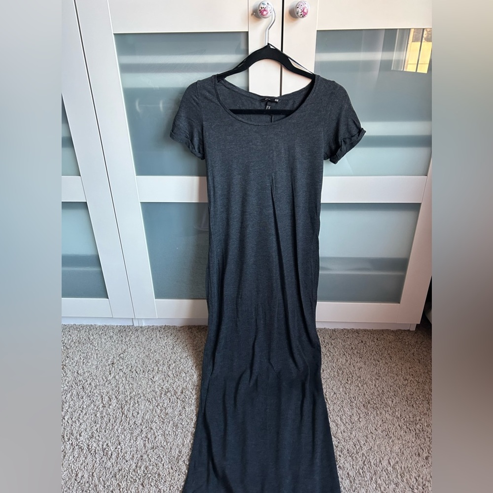 Basic gray H&M dress with two slits on each side